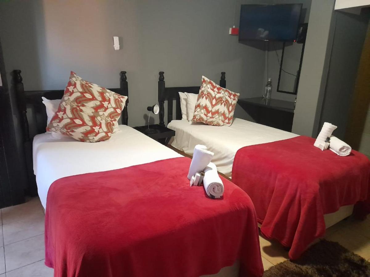 Nongoma Lodge & Inn Cc Екстериор снимка