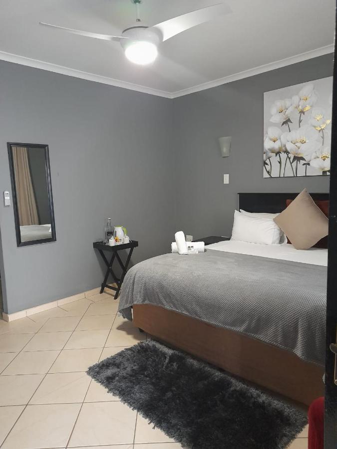 Nongoma Lodge & Inn Cc Екстериор снимка