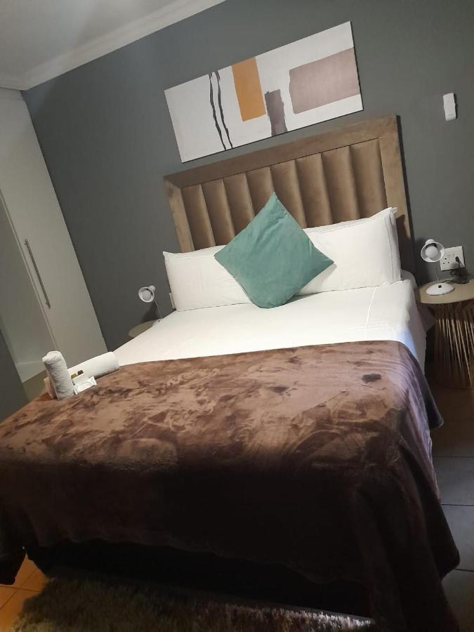 Nongoma Lodge & Inn Cc Екстериор снимка