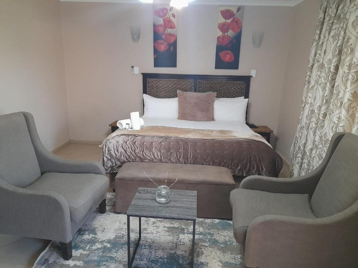 Nongoma Lodge & Inn Cc Екстериор снимка