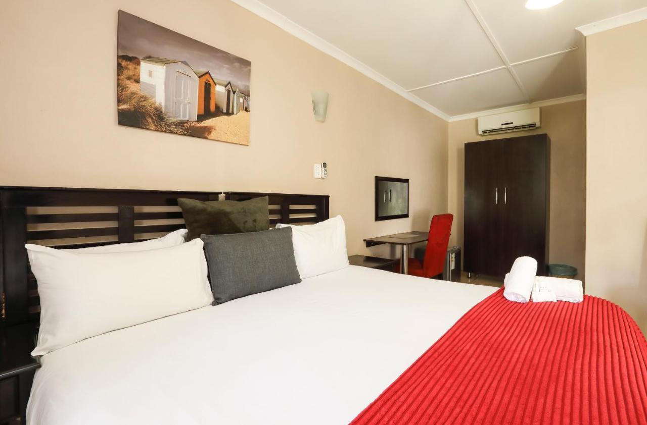 Nongoma Lodge & Inn Cc Екстериор снимка