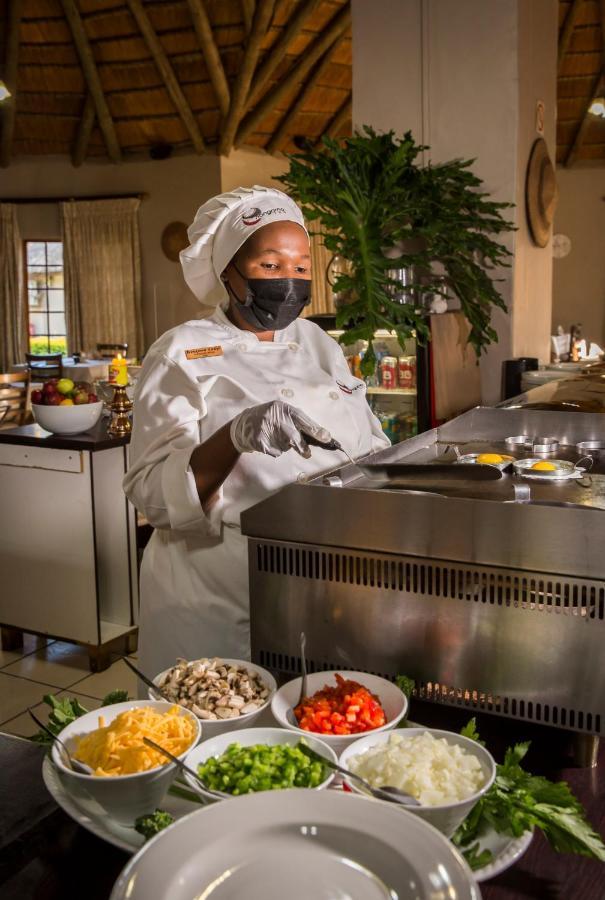 Nongoma Lodge & Inn Cc Екстериор снимка