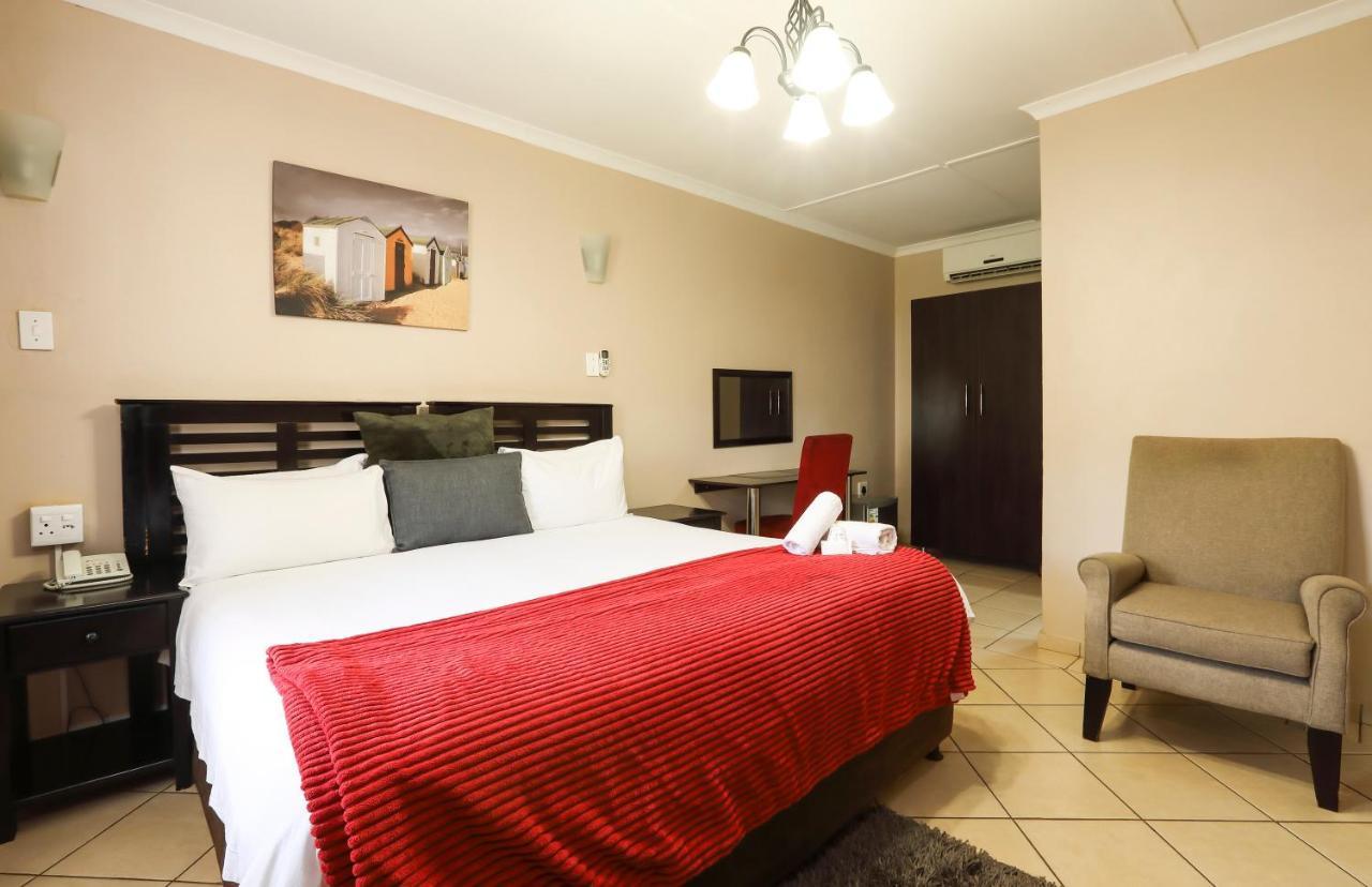 Nongoma Lodge & Inn Cc Екстериор снимка