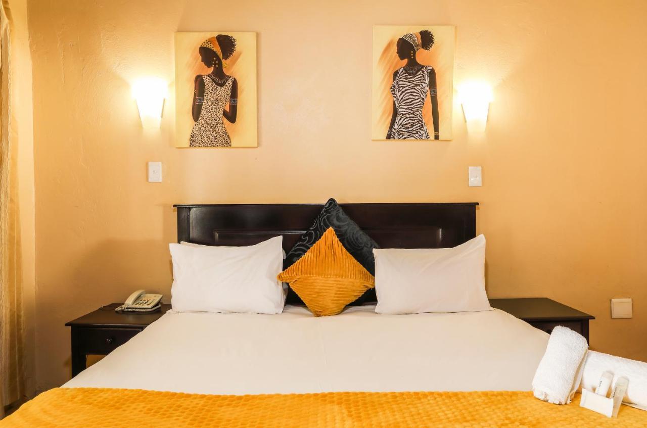 Nongoma Lodge & Inn Cc Екстериор снимка