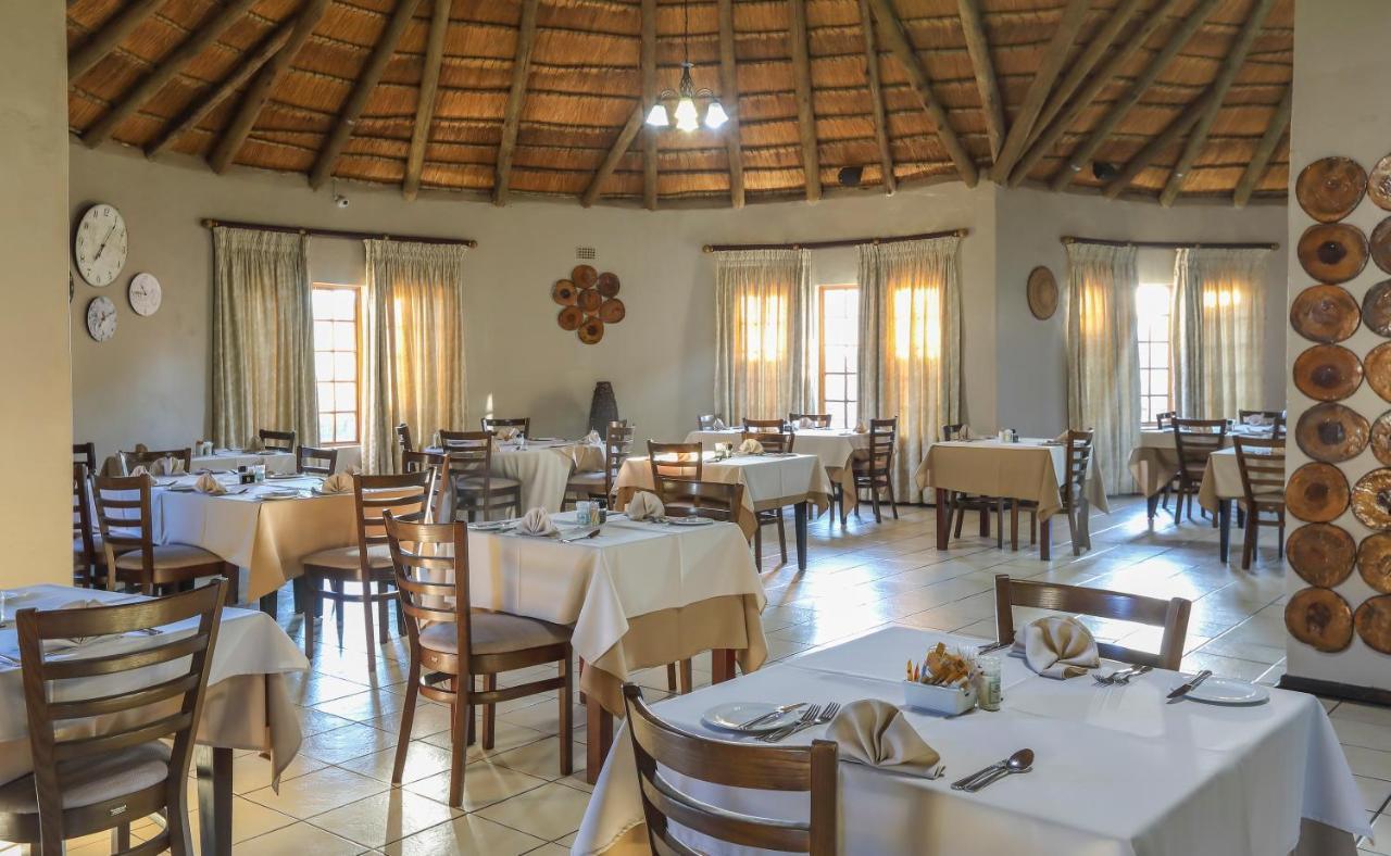 Nongoma Lodge & Inn Cc Екстериор снимка