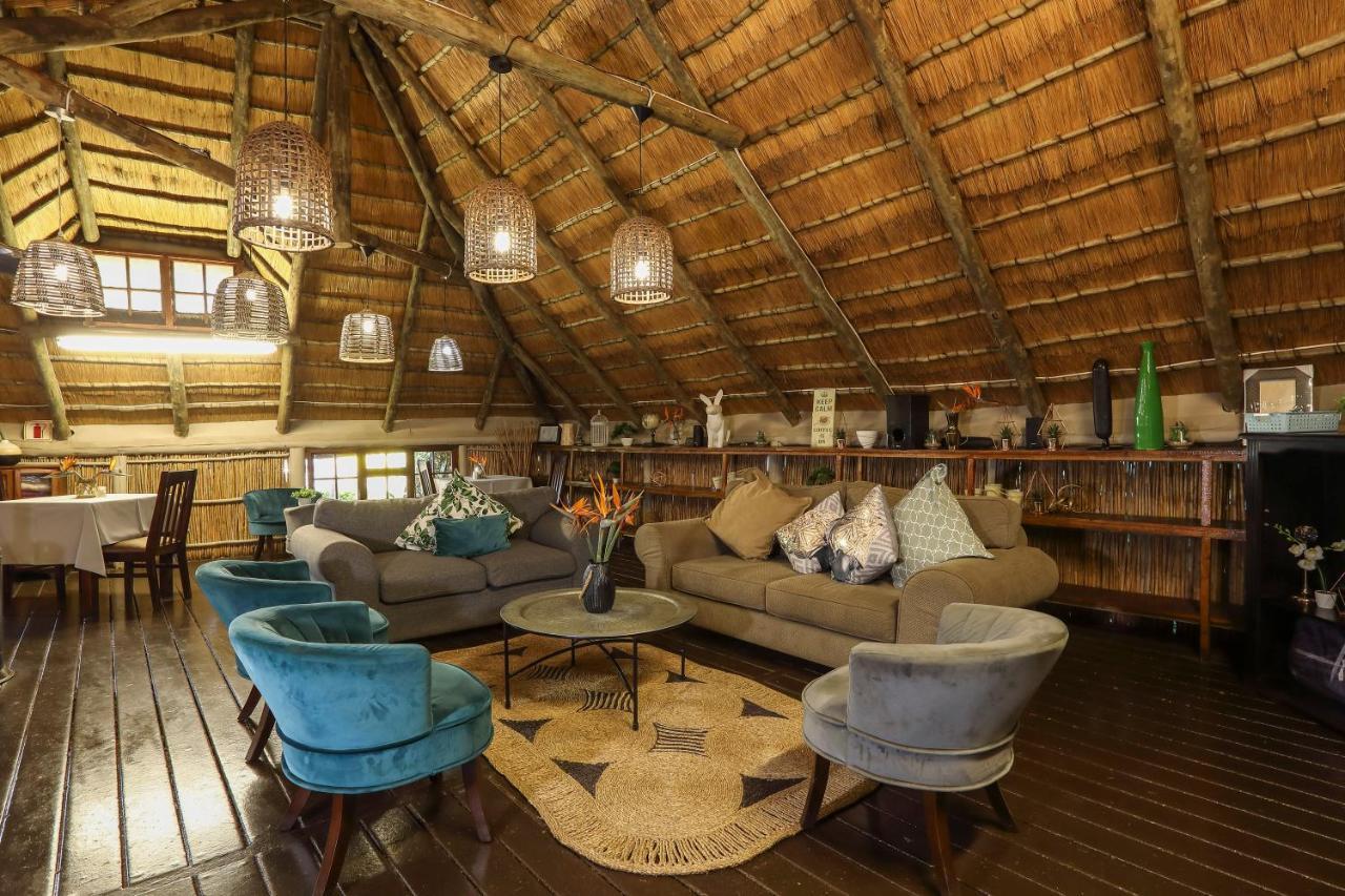 Nongoma Lodge & Inn Cc Екстериор снимка
