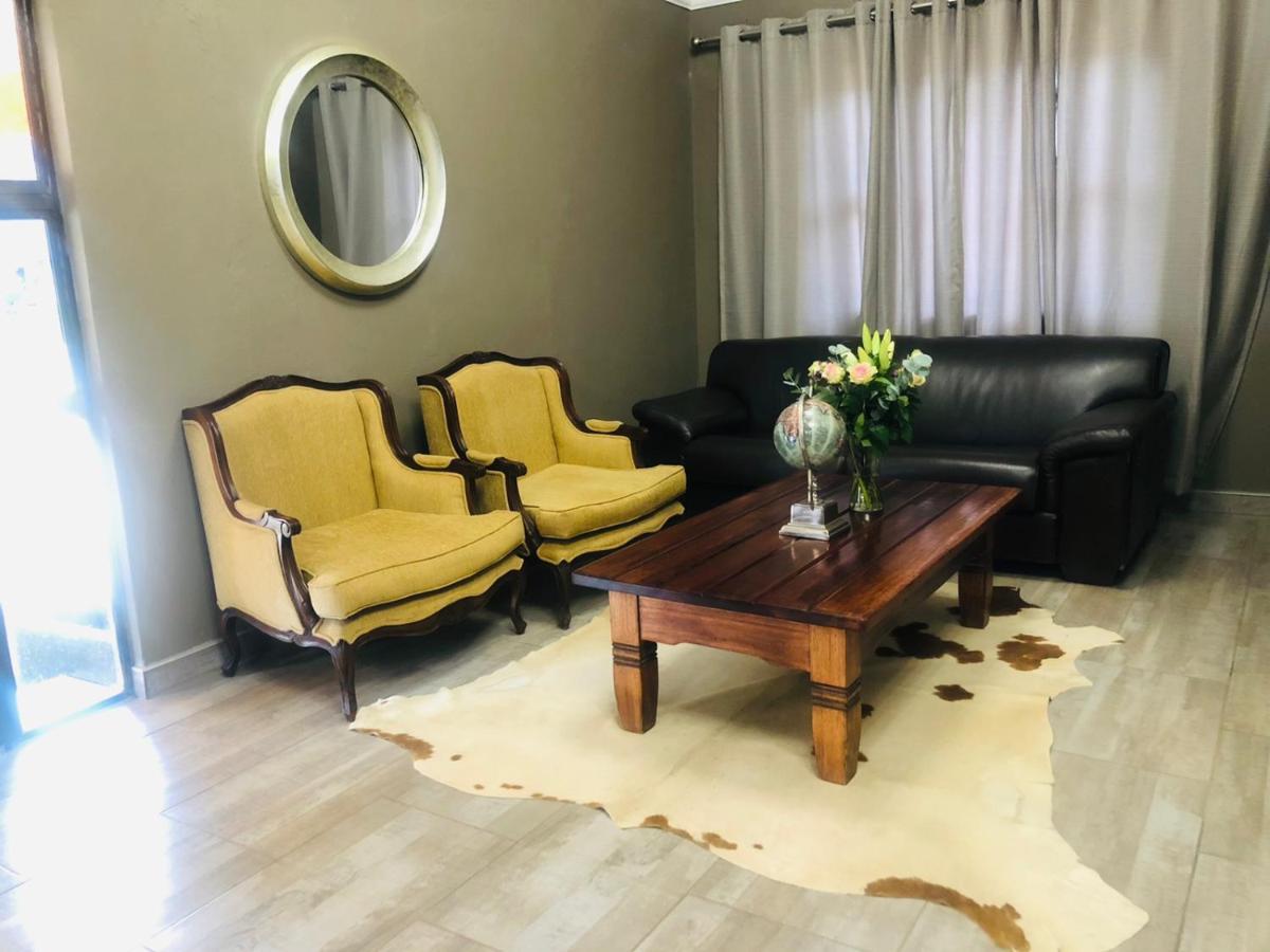 Nongoma Lodge & Inn Cc Екстериор снимка