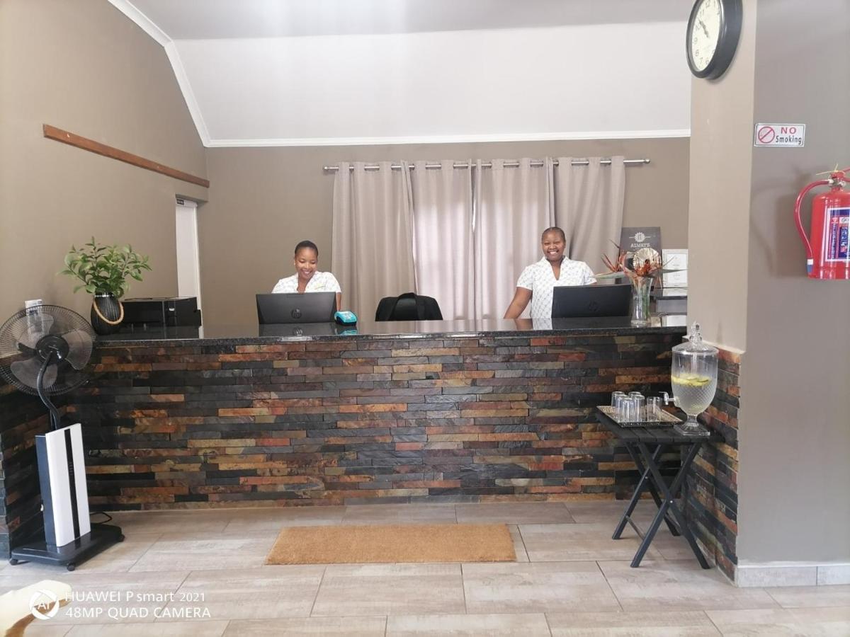 Nongoma Lodge & Inn Cc Екстериор снимка